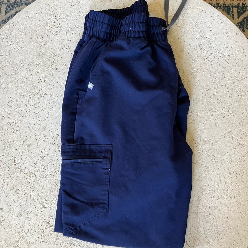 Figs Zamora jogger scrub pants in navy size medium petite